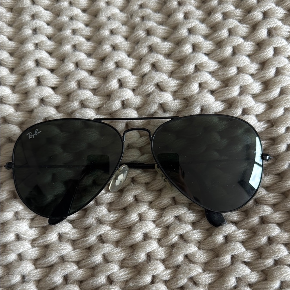 Ray-Ban Black Aviator Sunglasses - Unisex